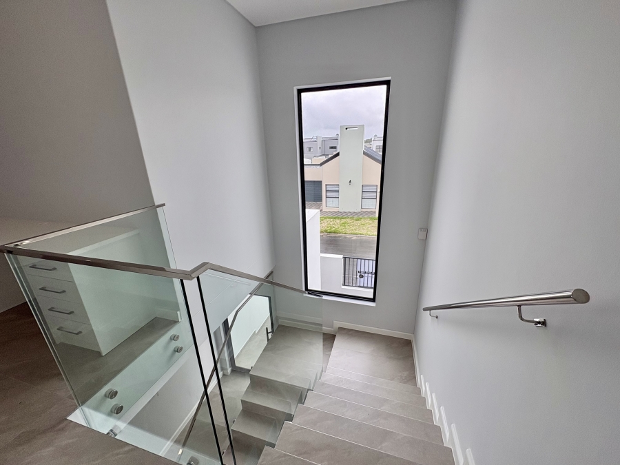 4 Bedroom Property for Sale in Sandown Western Cape